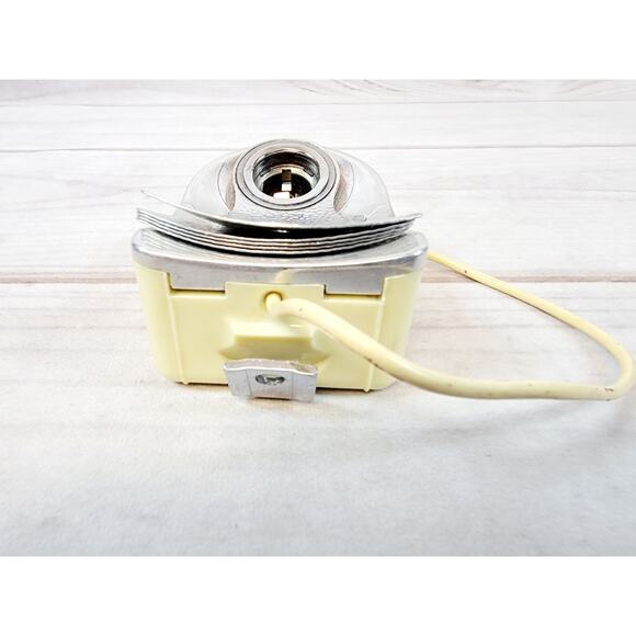 Vintage 60s Ferrania Flash in Original Case Made in Italy - Picture 4 of 14